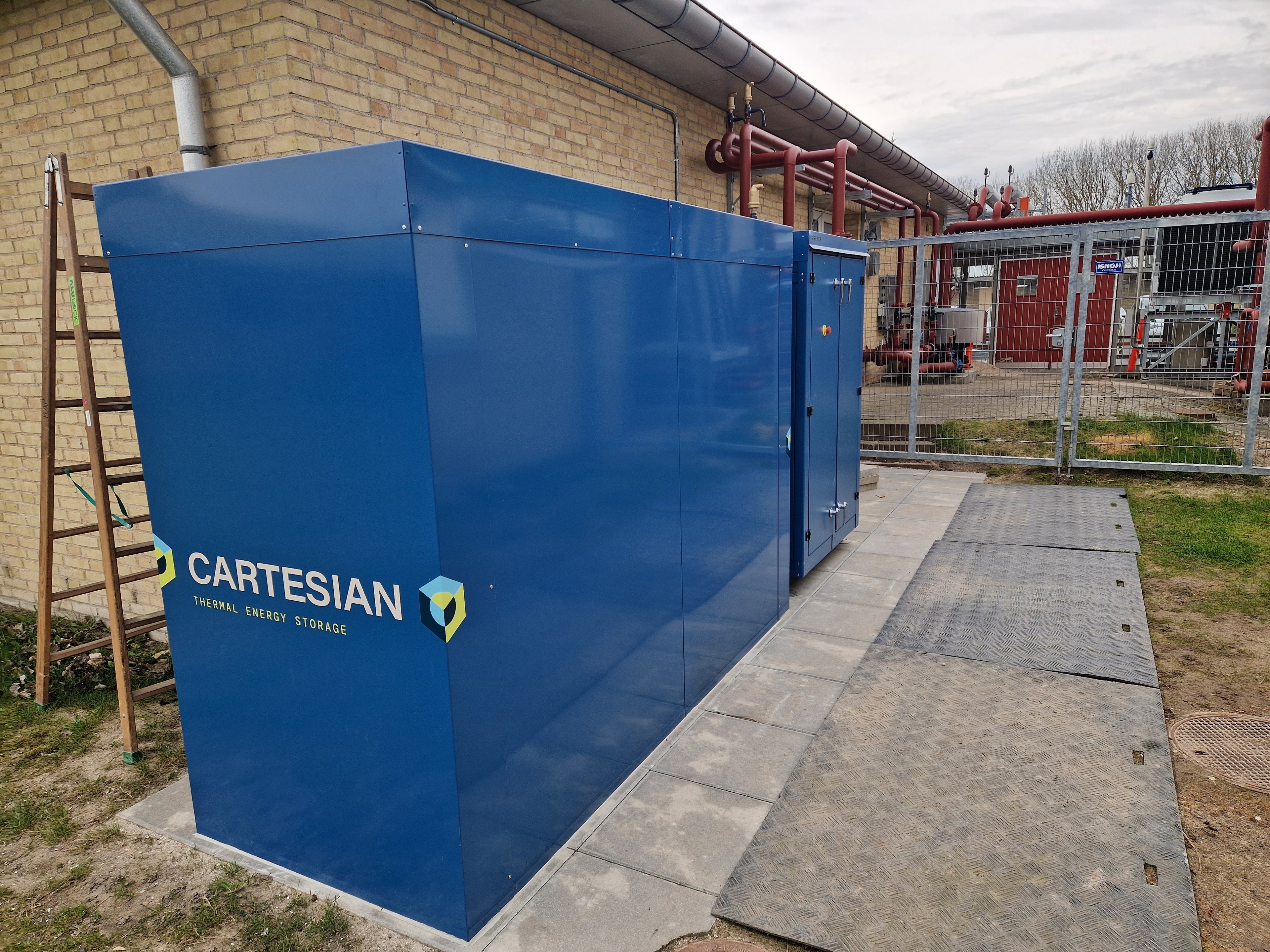 District heating or cooling
